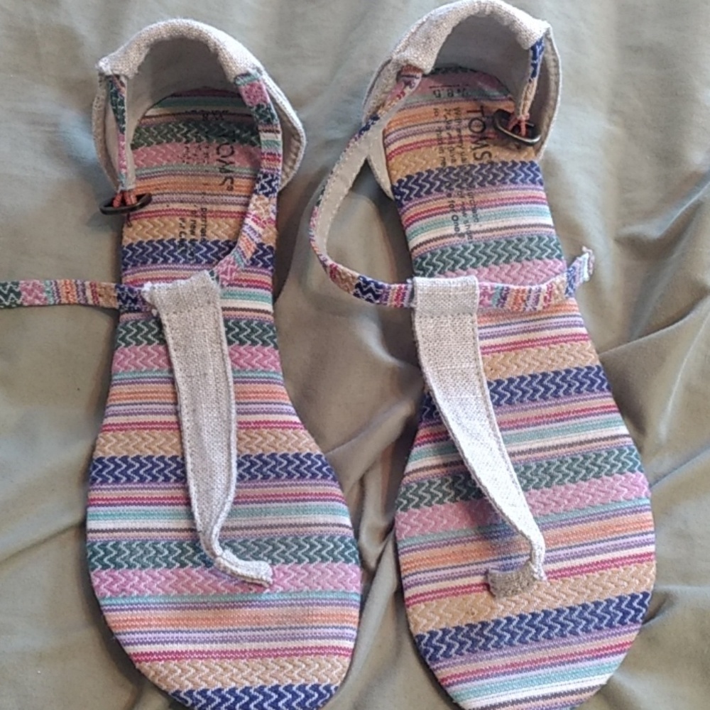 EUC TOM'S sandals